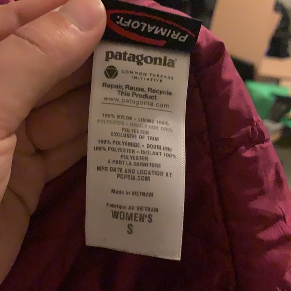 Patagonia synthetic- fill water resistant jacket - Picture 6 of 8